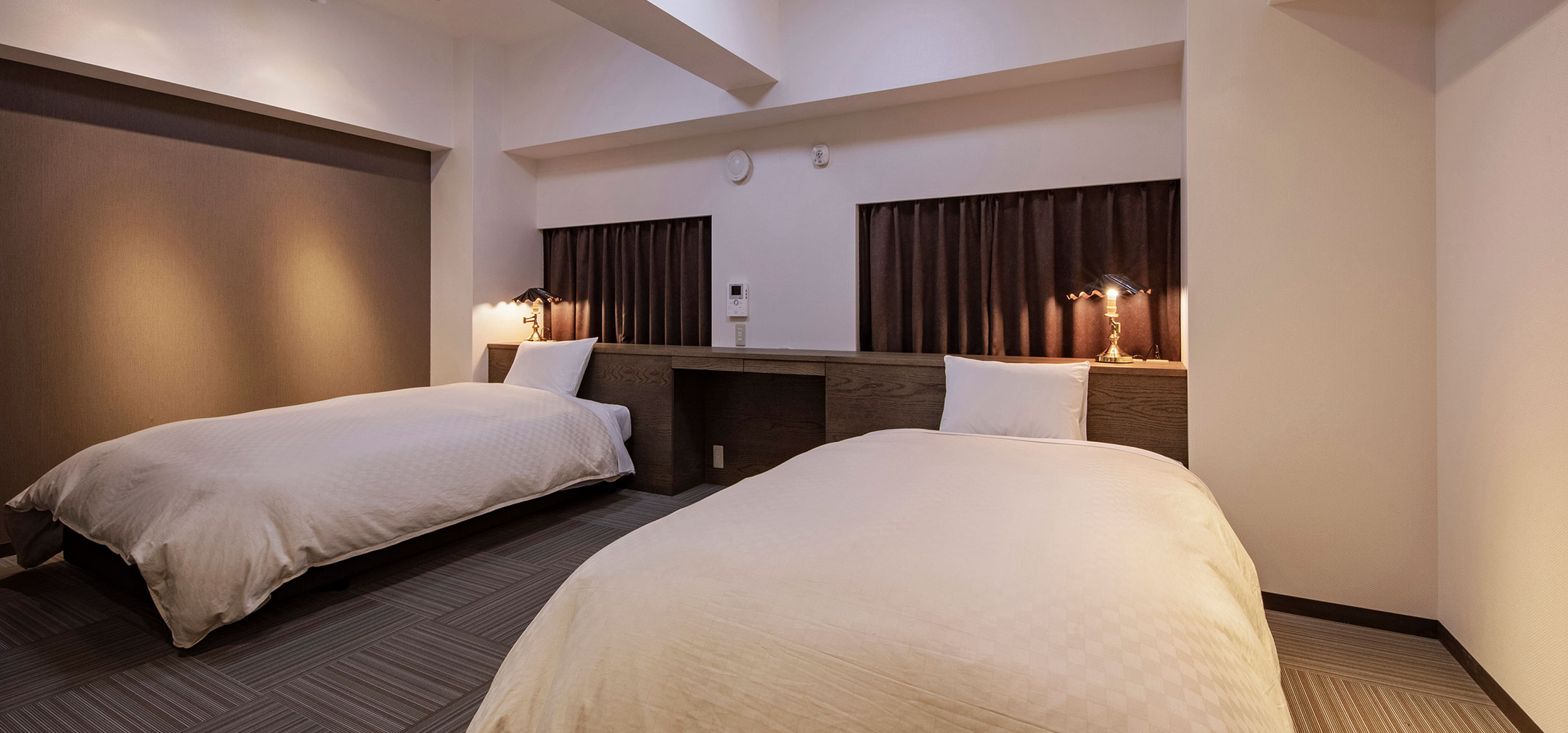 ユニバーサルツイン