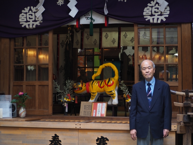 深澤教授了神社和城鎮的歷史