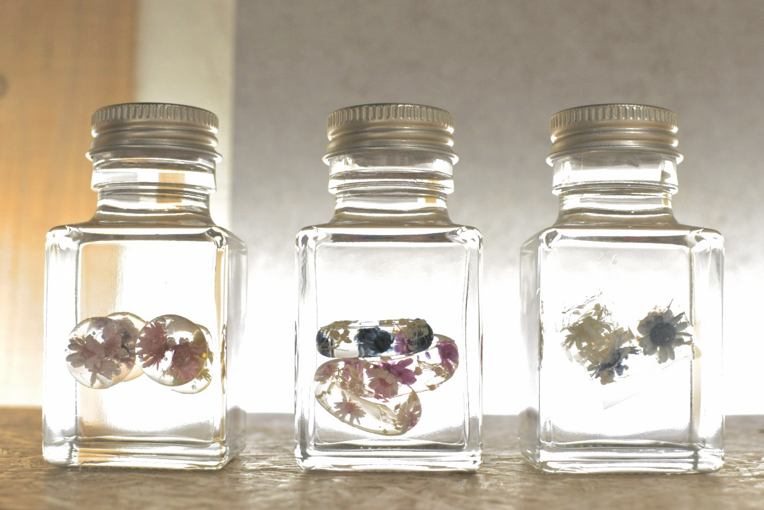 打破的器皿再亮一次。─與再生和美麗相遇的玻璃商店