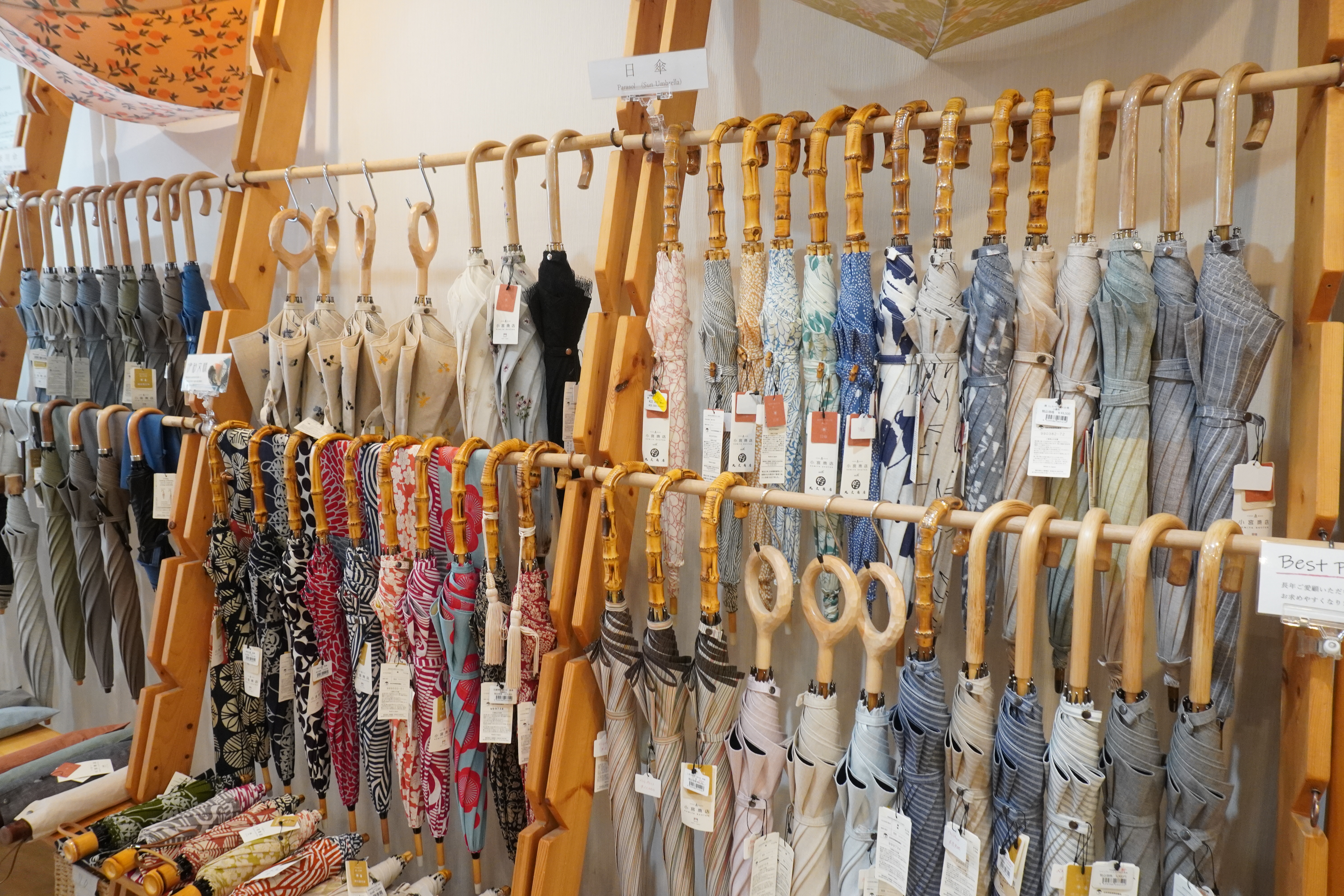 東日本橋延續的傳統工藝。“小宮商店”的雨傘註重美感和舒適度