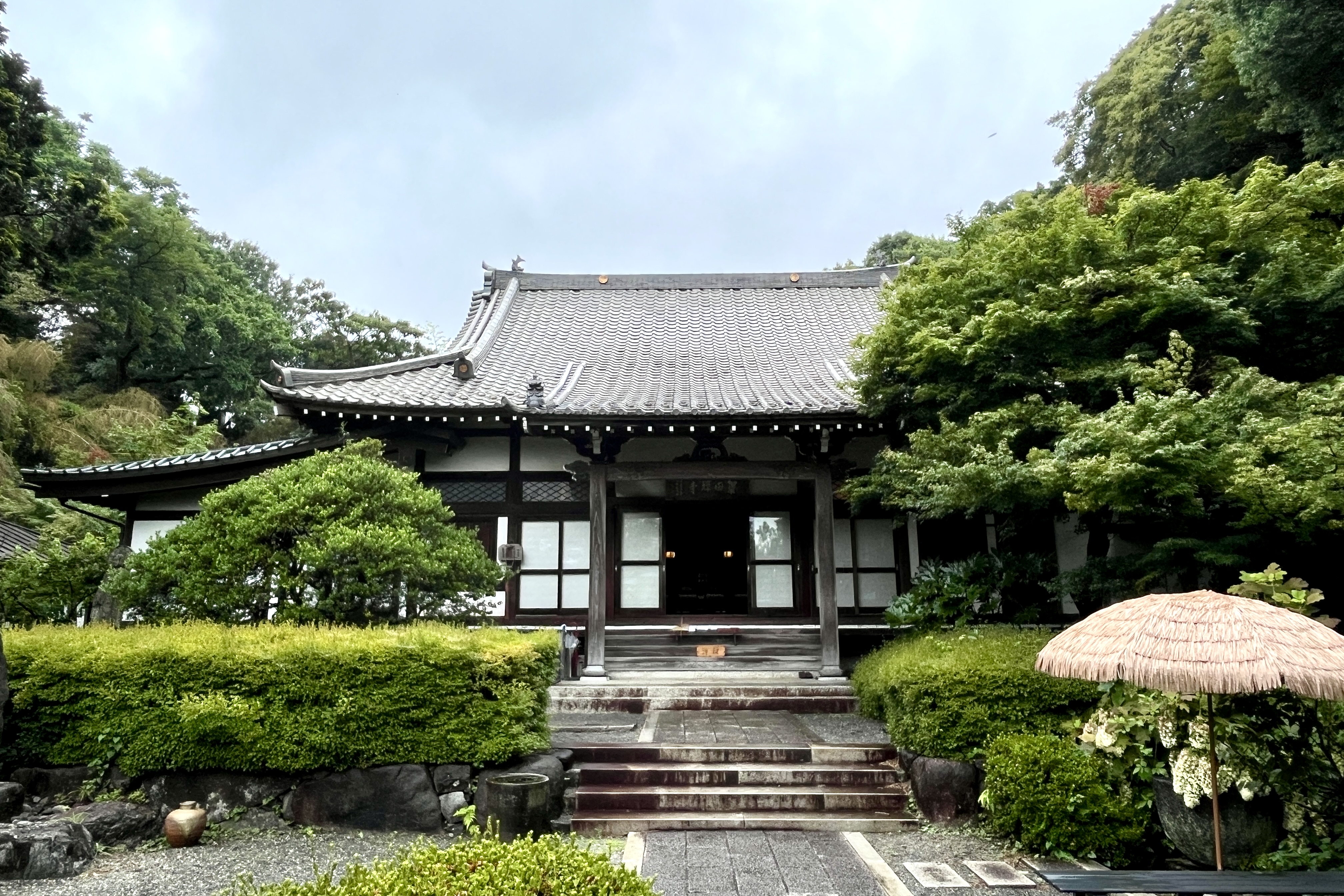 在遠離城市喧囂的禪寺度過,放松心情的片刻時光