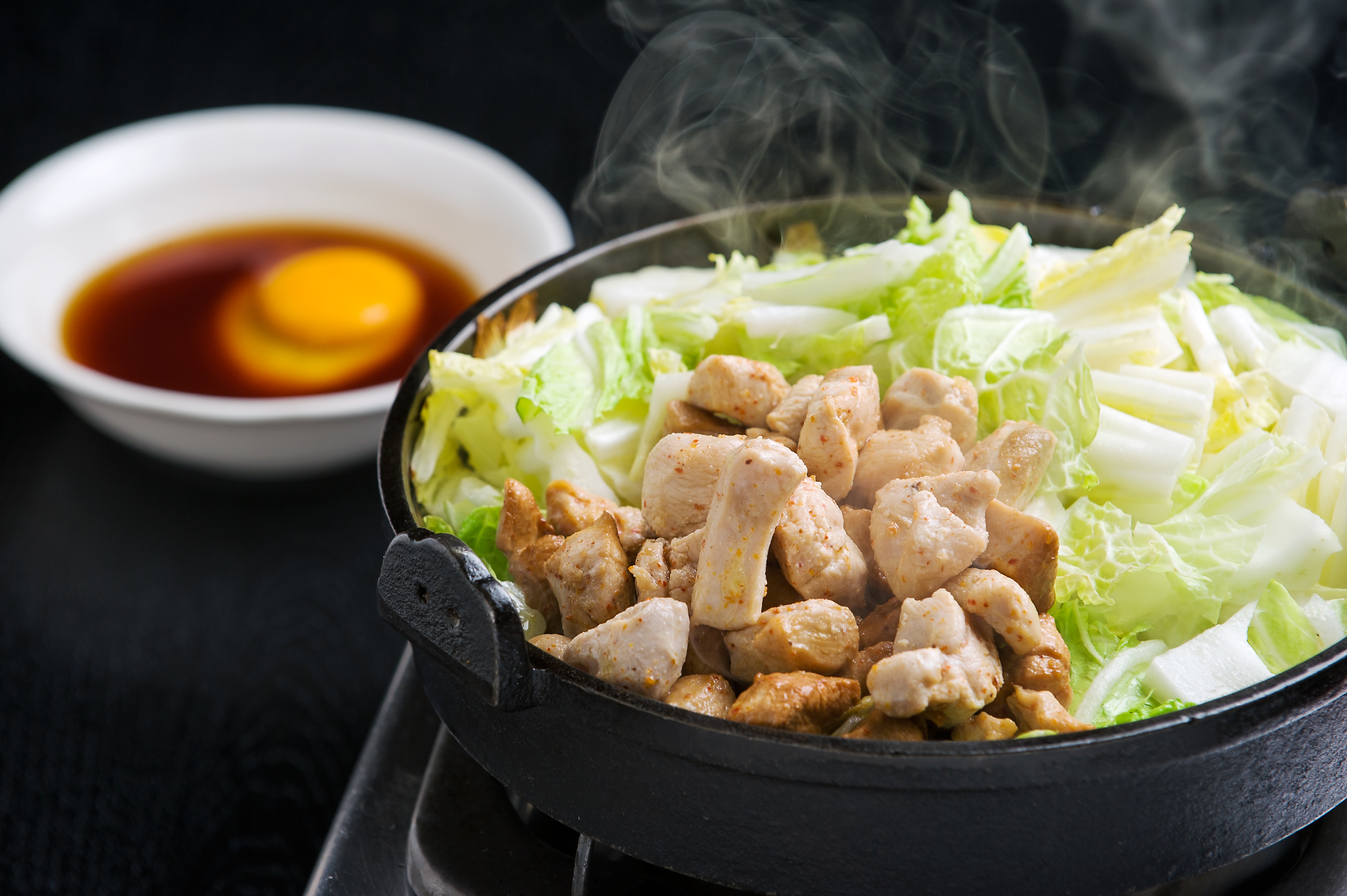 去石川縣的靈魂食物吧。“Saburoubei”的雞肉白菜