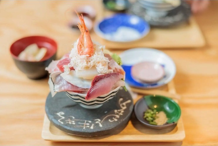 “海鮮飯碗”根據當天的購買情況而變化