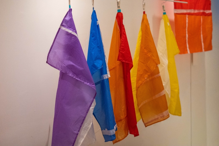 再利用滑翔傘的佈料制作而成的包袱皮