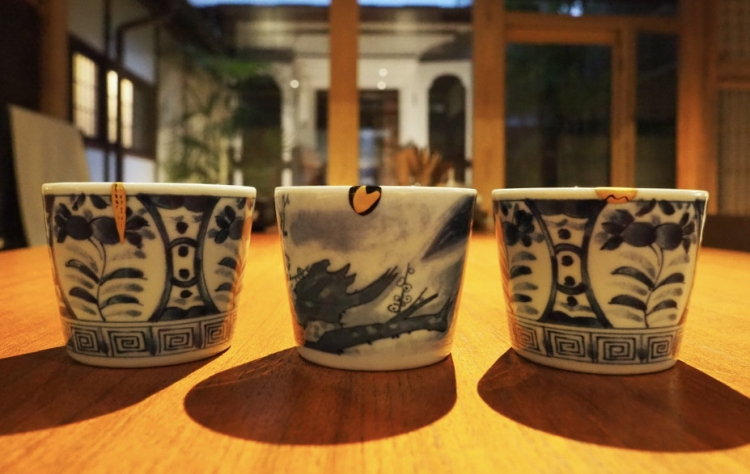 完成的繪有自己獨特圖案的器皿