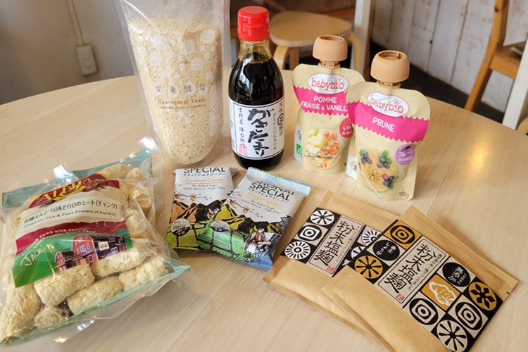 店內銷售的面向素食主義者的食材和調味料