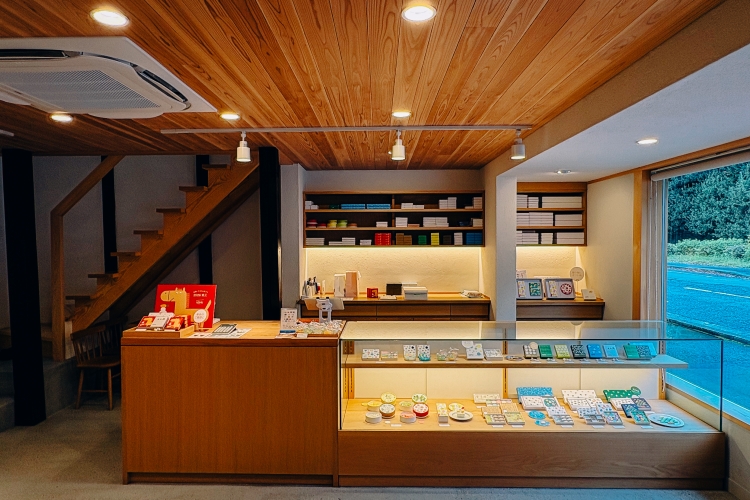還設有咖啡館的“UCHU wagashi”店內的狀態