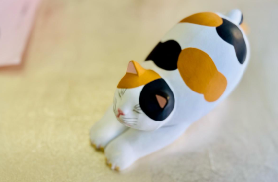與現代住宅相融合的時尚博多人偶