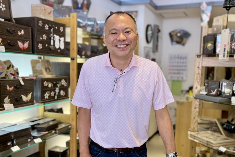 「箱長」第4代社長宮田健司先生。以直爽的個性,開朗地迎接來店的客人
