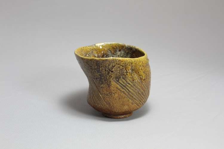 初代大樋長左衛門作「大樋饴釉聖茶譽」(江戶時代) ©大樋美術館